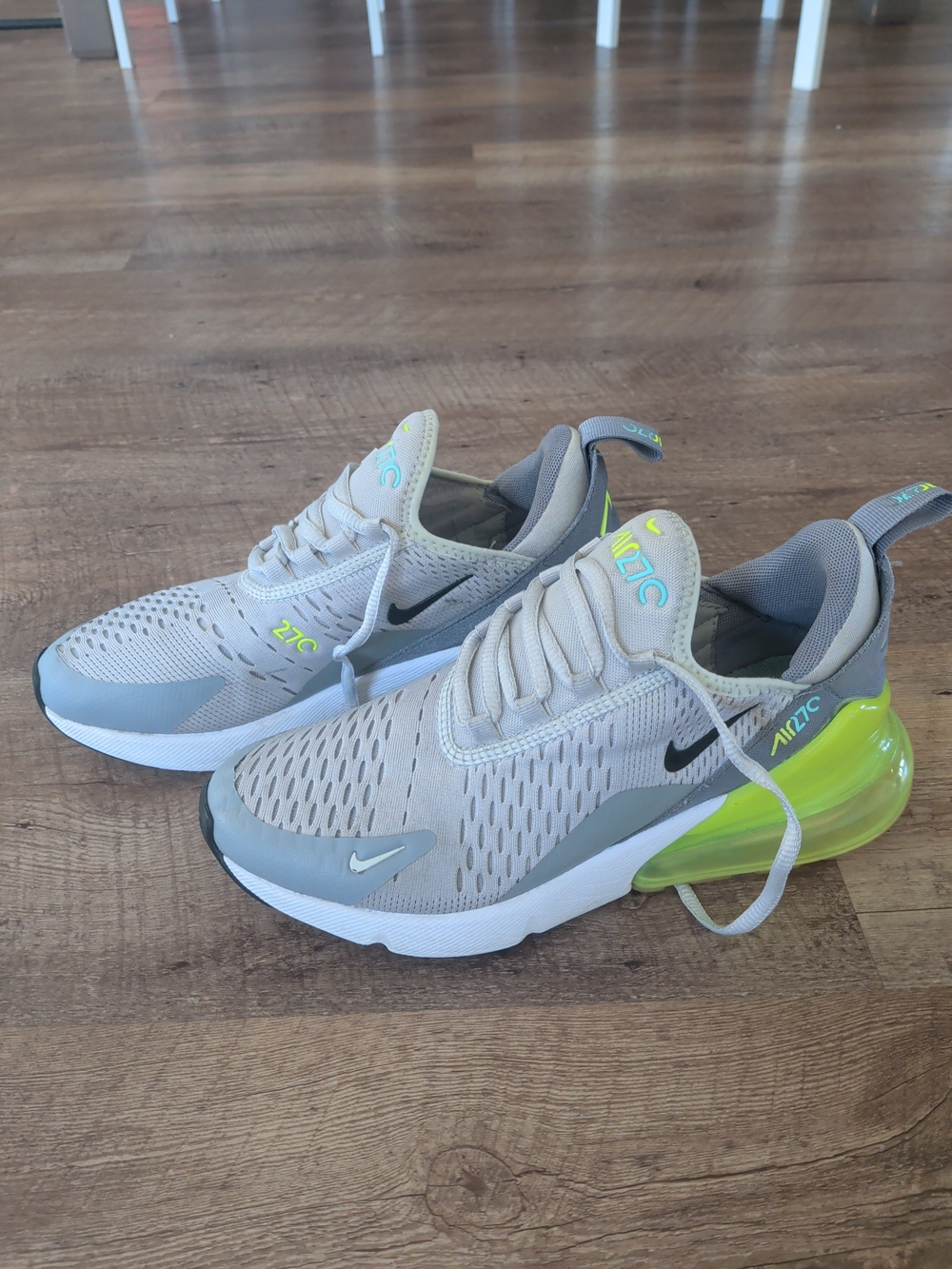 Nike Kids' Air Max 270 Casual Shoes - Light Grey with Volt Accents